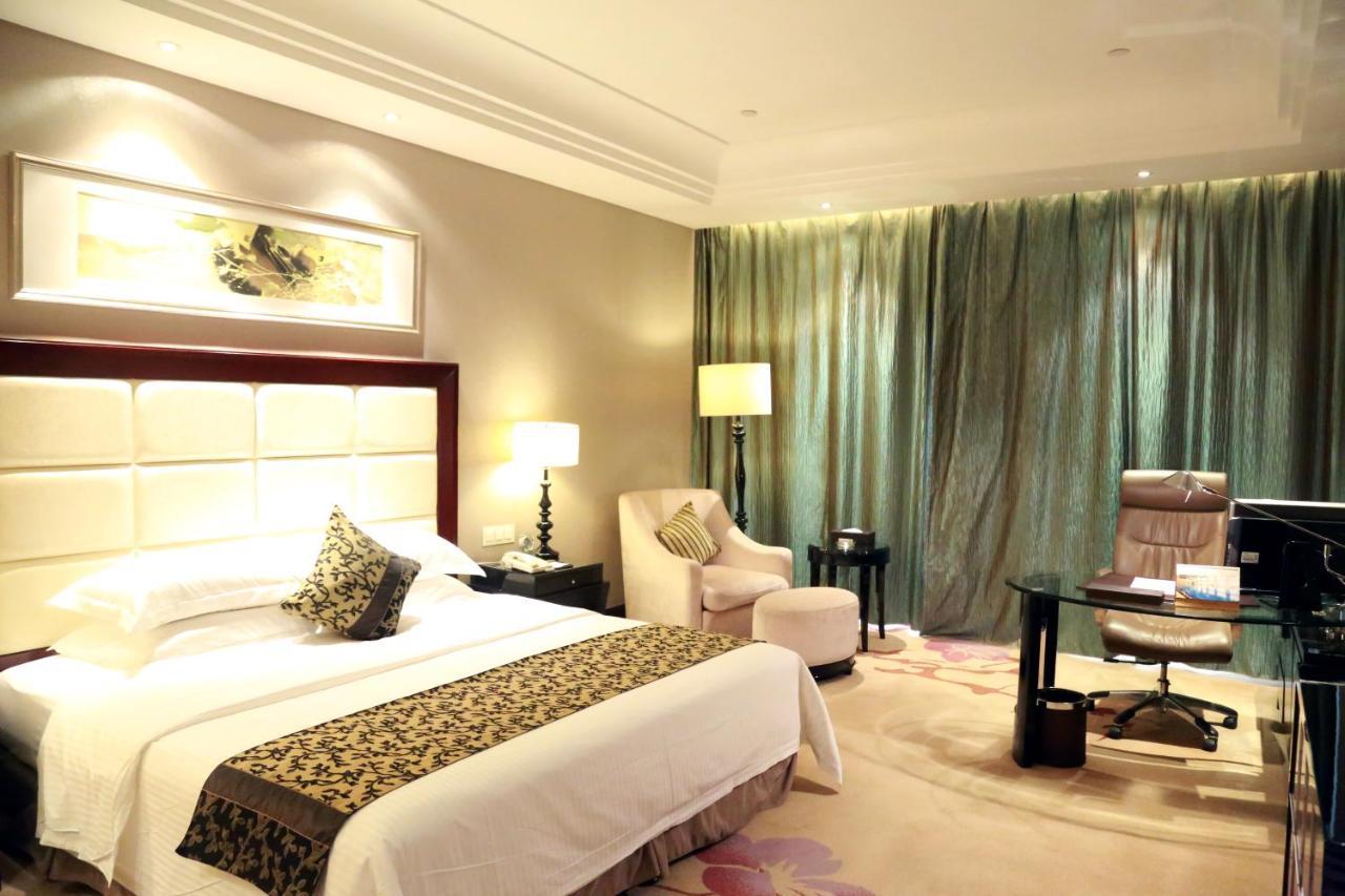 Wyndham Xinyang Downtown Otel Dış mekan fotoğraf