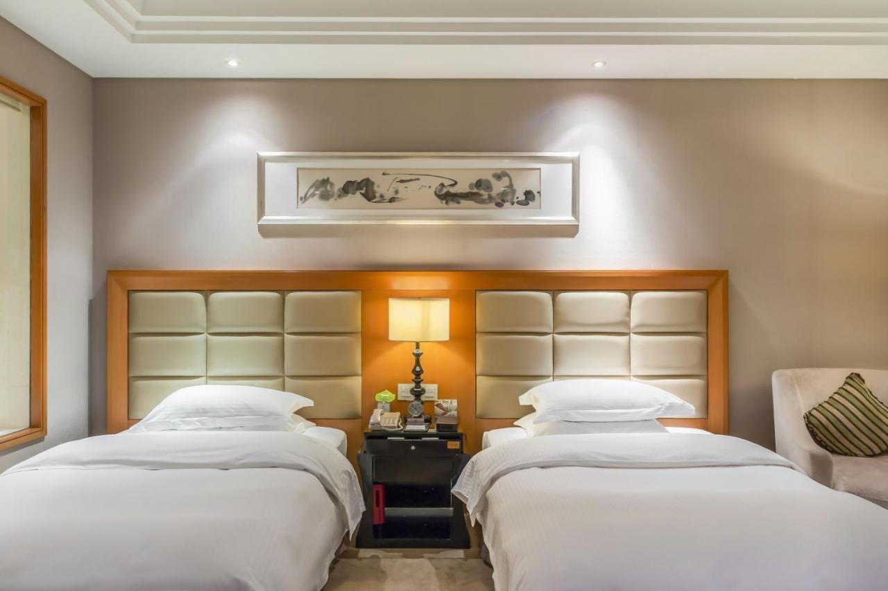 Wyndham Xinyang Downtown Otel Dış mekan fotoğraf
