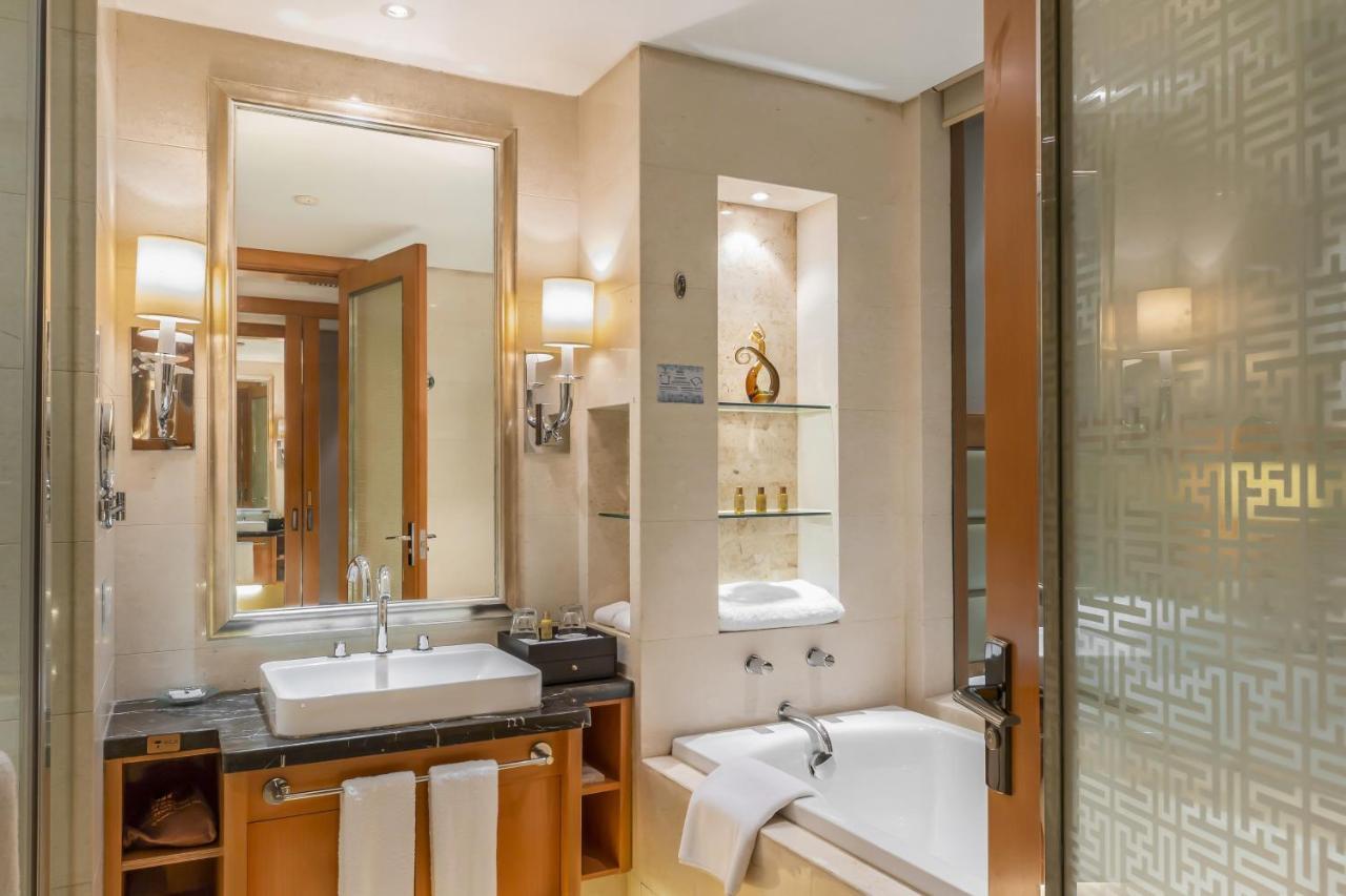 Wyndham Xinyang Downtown Otel Dış mekan fotoğraf