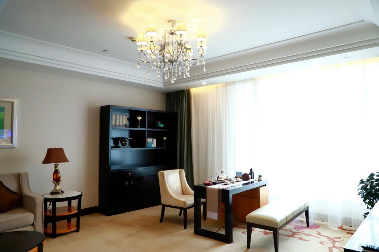 Wyndham Xinyang Downtown Otel Dış mekan fotoğraf