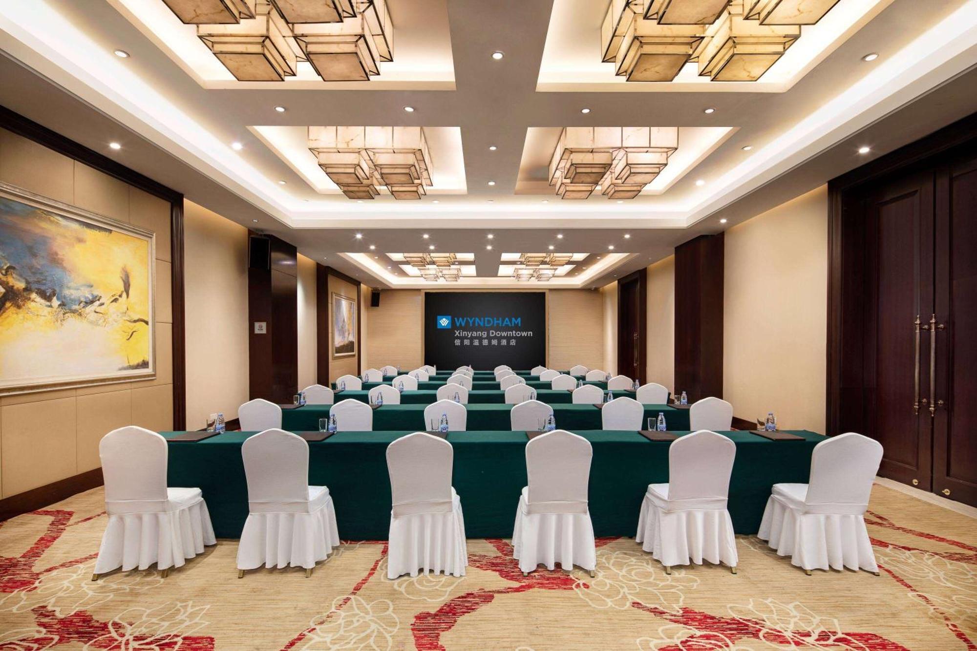 Wyndham Xinyang Downtown Otel Dış mekan fotoğraf
